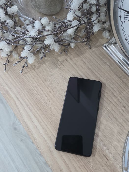 Samsung Galaxy S21 +5G Aproape Now