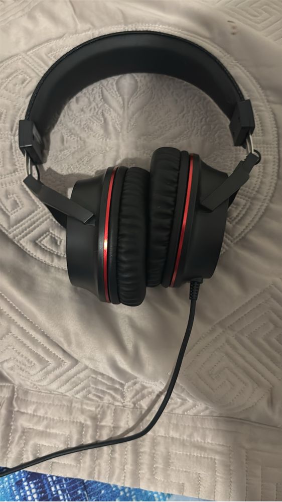 наушнки и микрофон focusrite 4 th gen