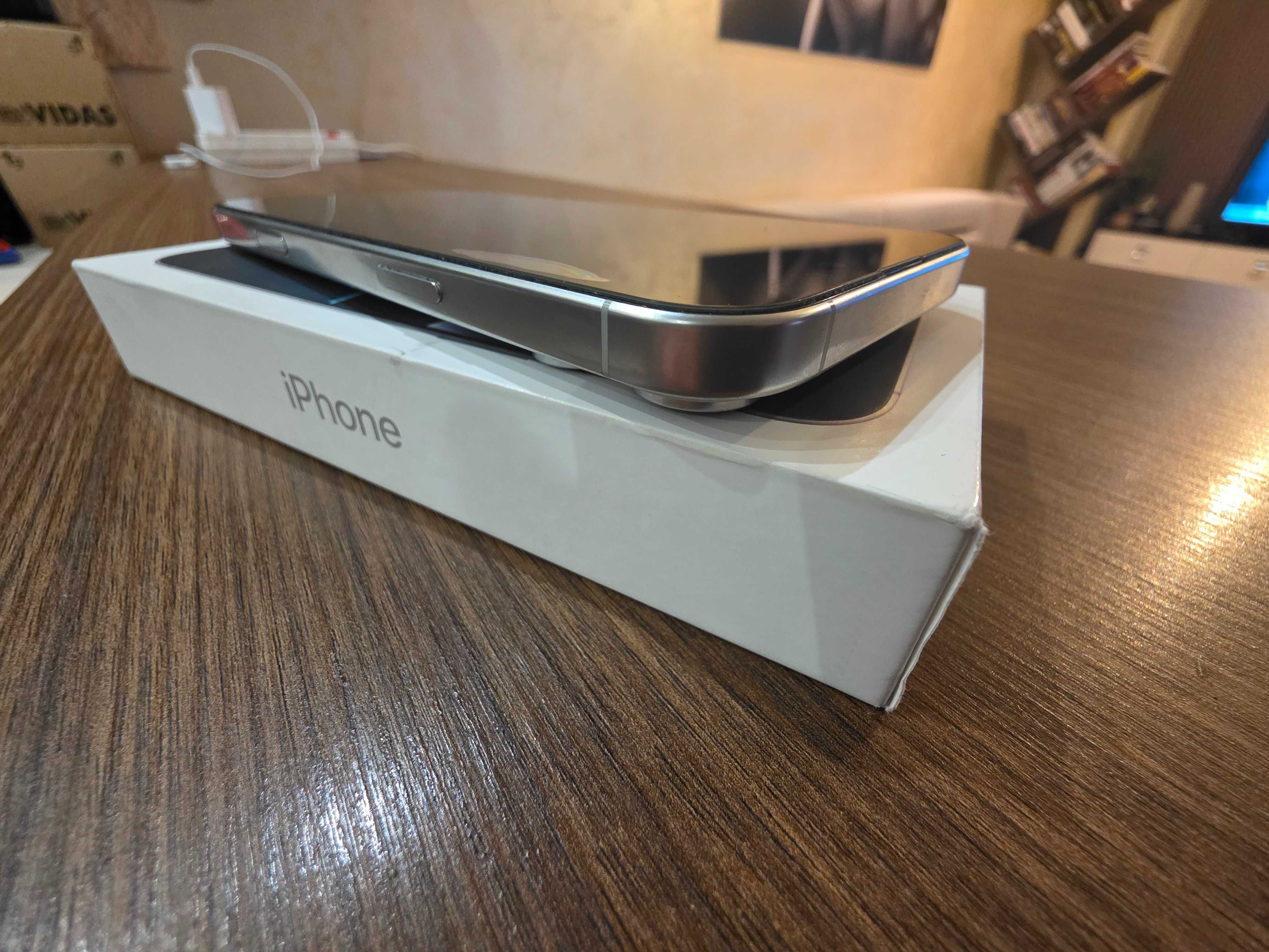 Като нов Apple iPhone 16 Pro Max 1TB/8GB White Titanium + Подаръци