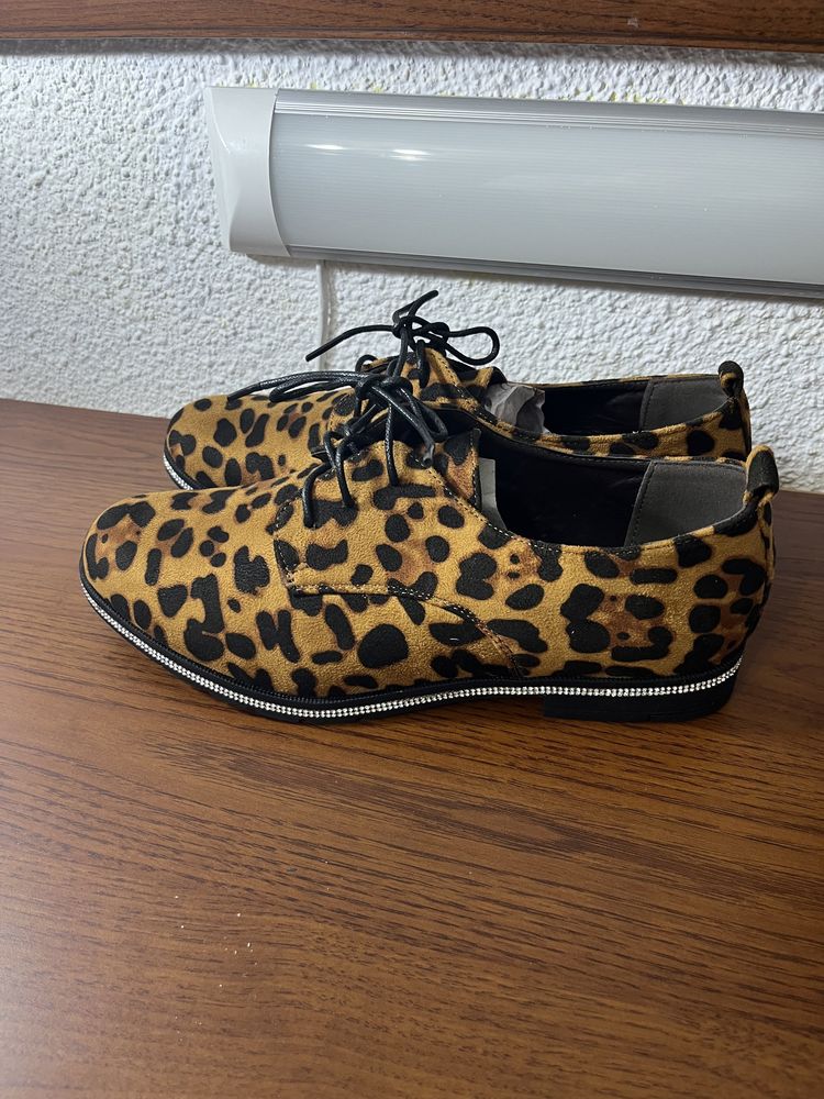 Pantofi animal print marimea 40 nou-nouti