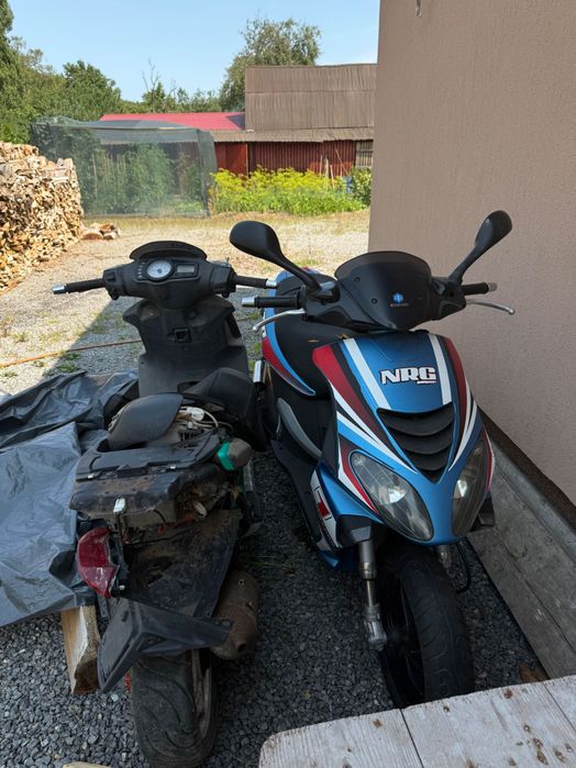 Vand scuter plus piese de schimb