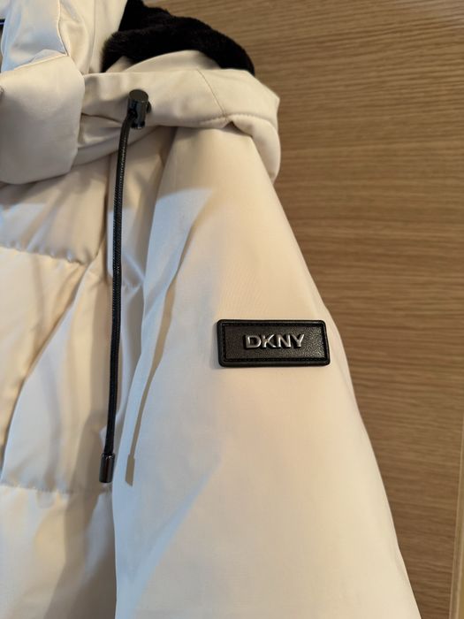 Geaca lunga DKNY noua