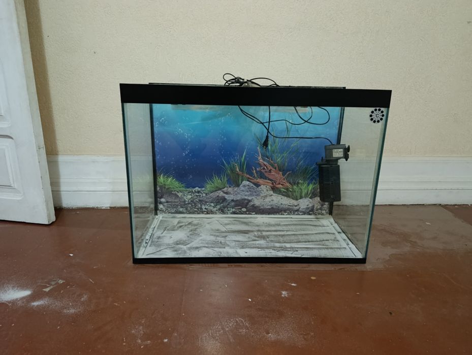 Akvarium bu zakaznoe. S kvarsovip peskom.