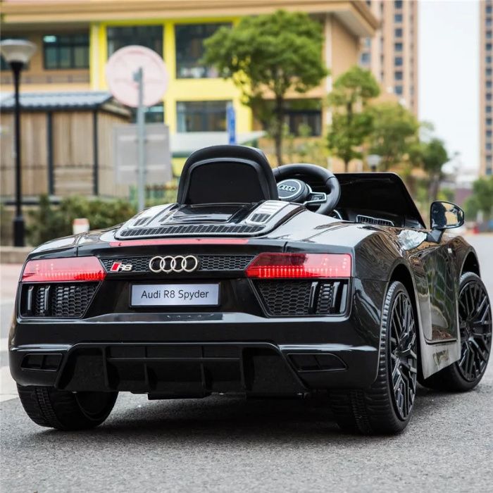 Акумулаторна кола Audi R8 Spyder 12V с меки гуми с Кожена седалка,MP3,