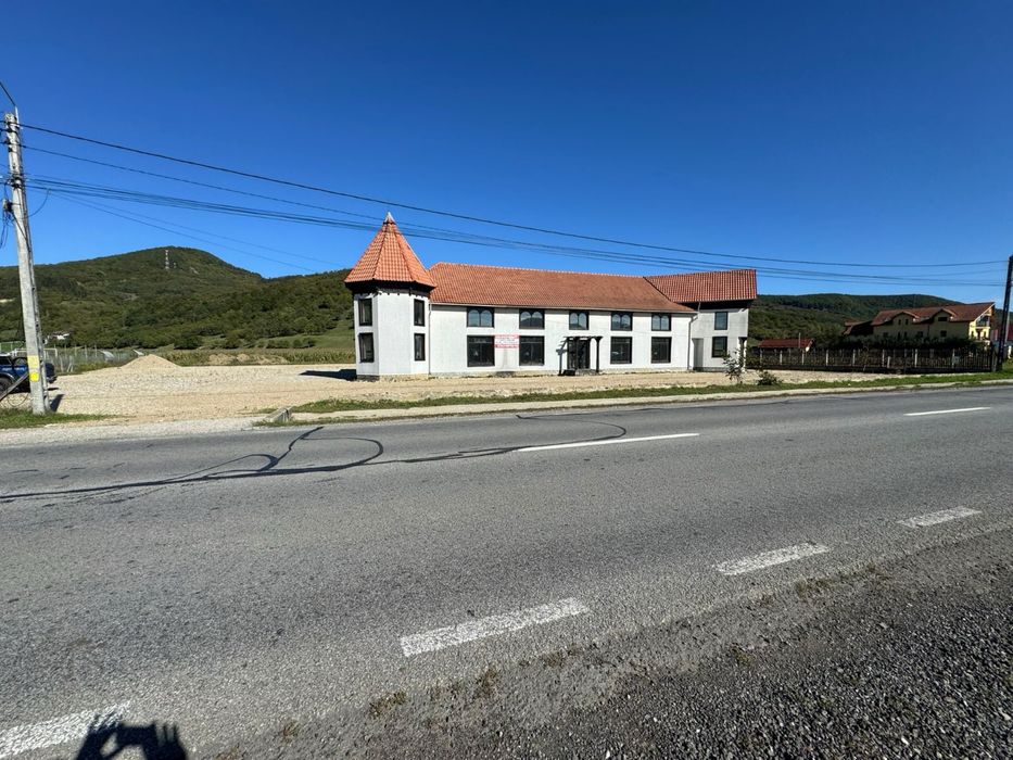 Inchiriez spatiu 670 mp