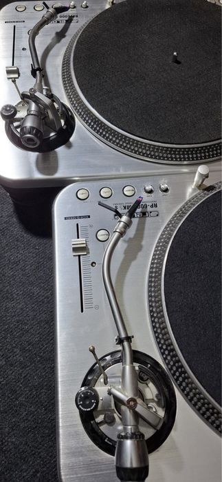 Vand: Reloop RP-6000 MK5 S