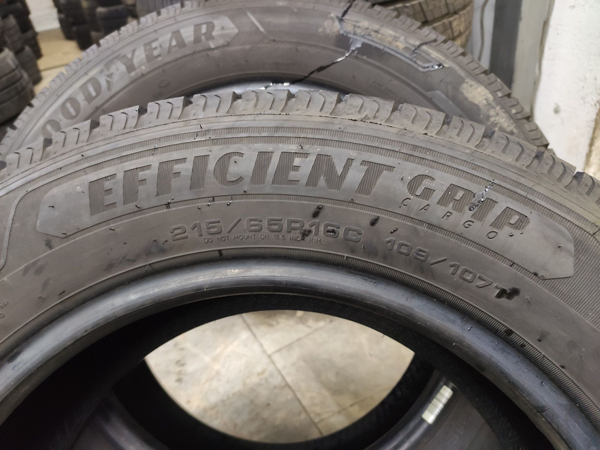 2бр Летни Гуми 215 65 16С - Goodyear