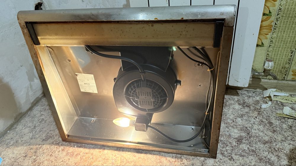 Продаю вытяжку на кухню