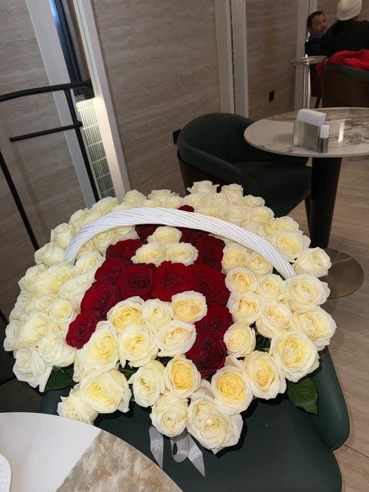 77 роз с буквой А