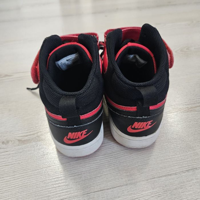 Nike маратонки номер 37,5