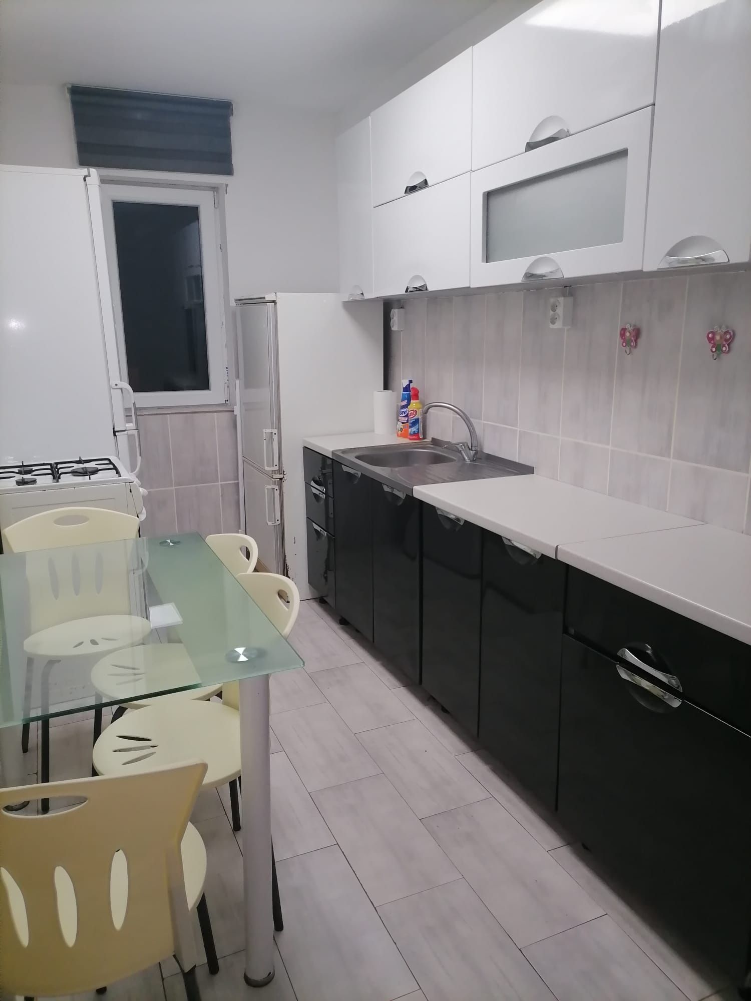 Inchiriez apartament 2 camere complet mobilat și utilat