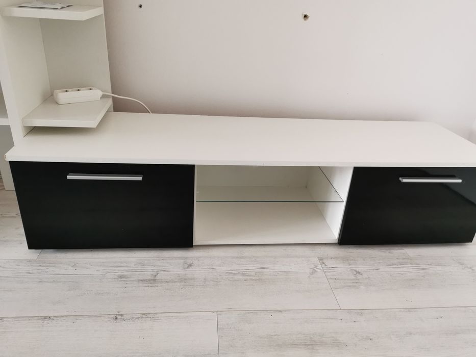 Vand comoda TV living