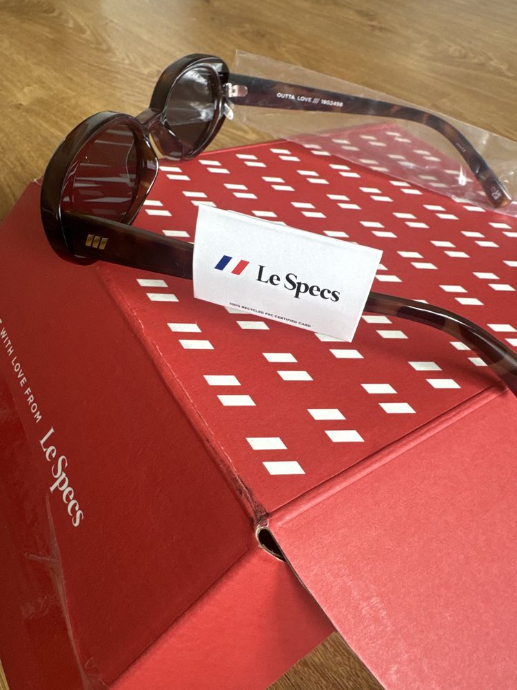 Le Specs Outta love Tort