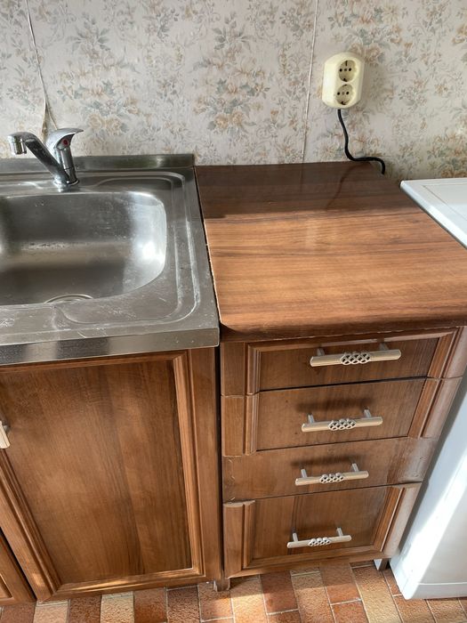 Кухня, с мивка и смесител