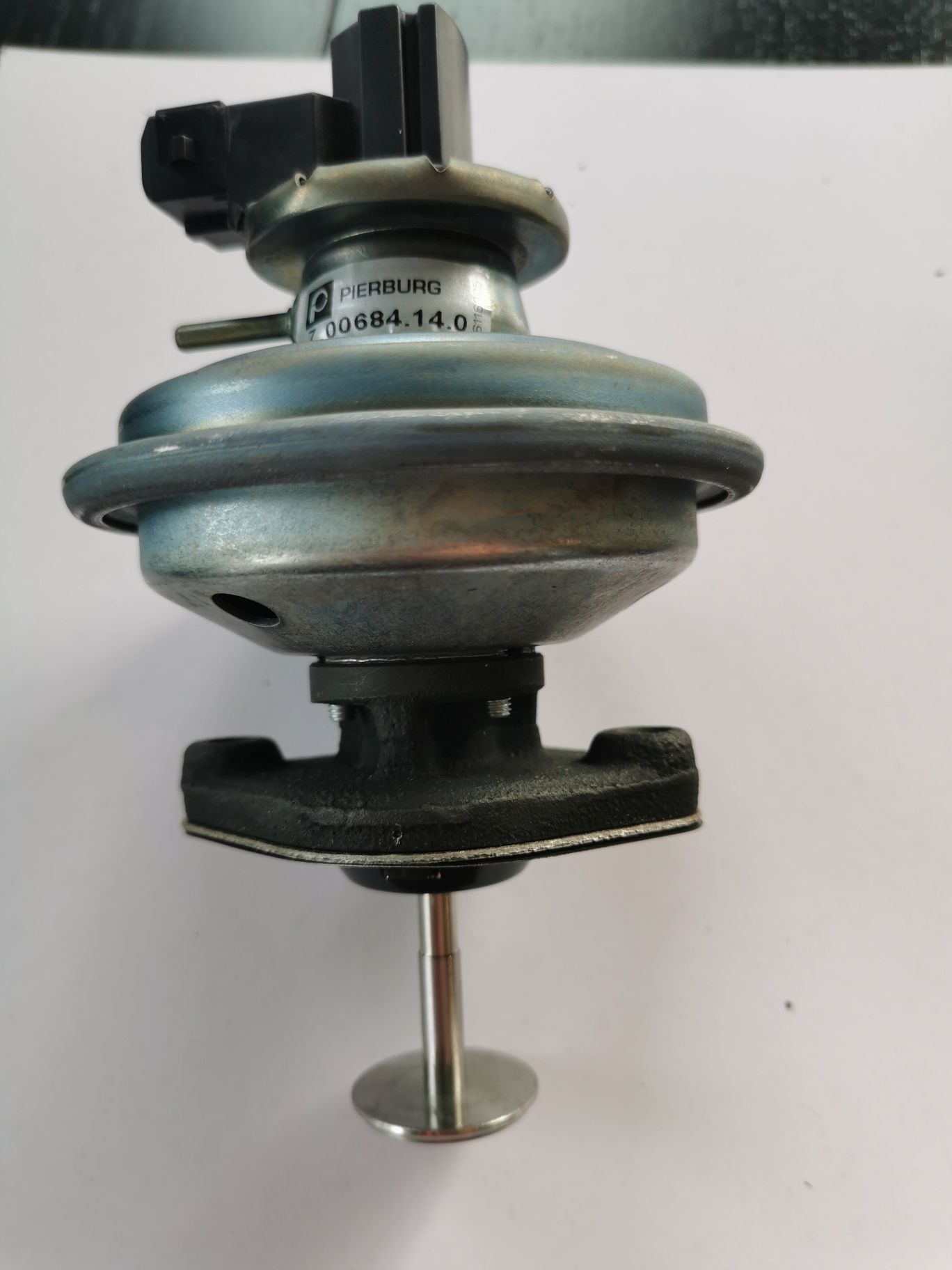 Supapa EGR Pierburg pentru BMW cod 7. 00684. 14. 0 NOU