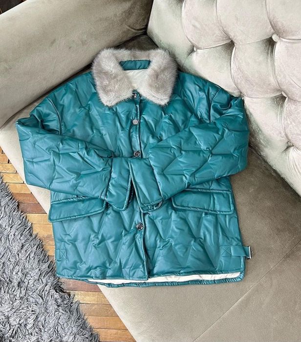 Демисезонная  куртка изумрудного цвета. Эко кожа РР-44. Воротник норка