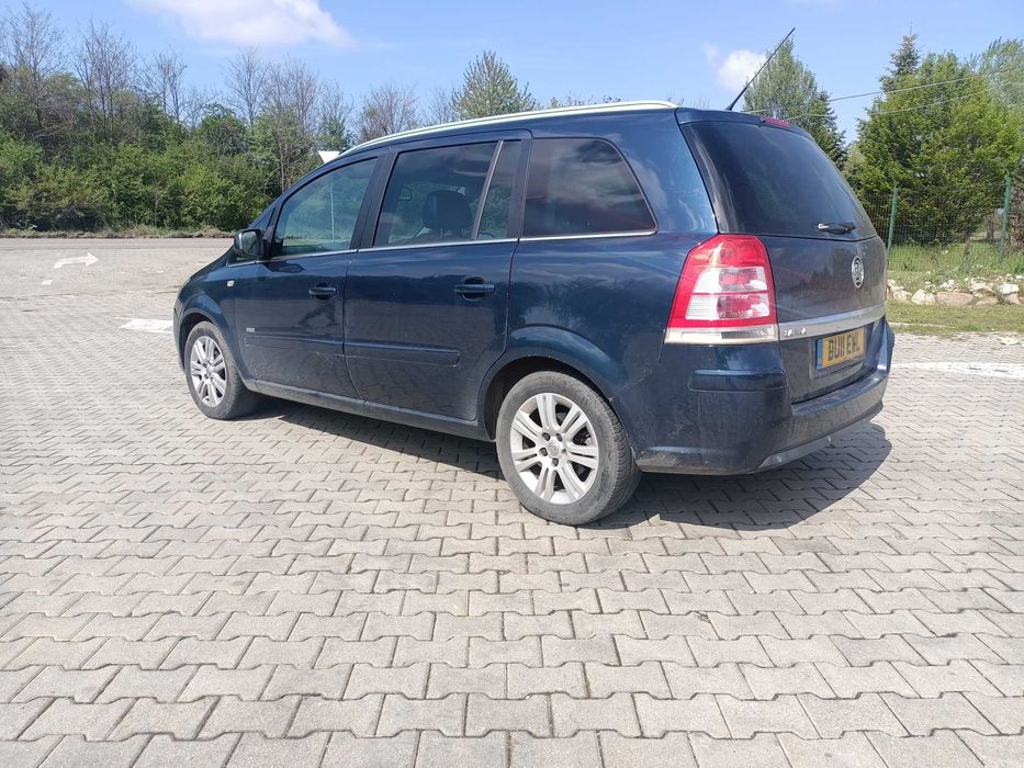 Usa Dreapta fata  Opel Zafira B facelift