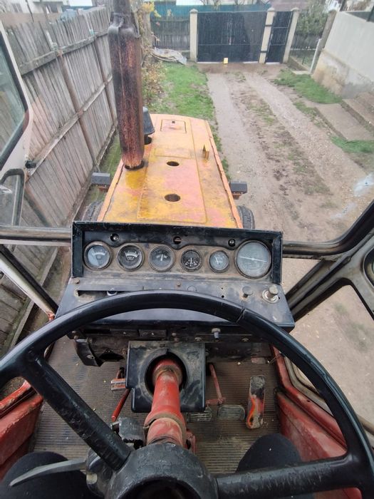 Vând tractor Belarus