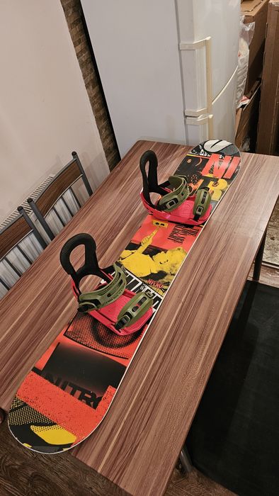 Placa Snowboard Nitro Demand 146 cu legaturi Switchback M