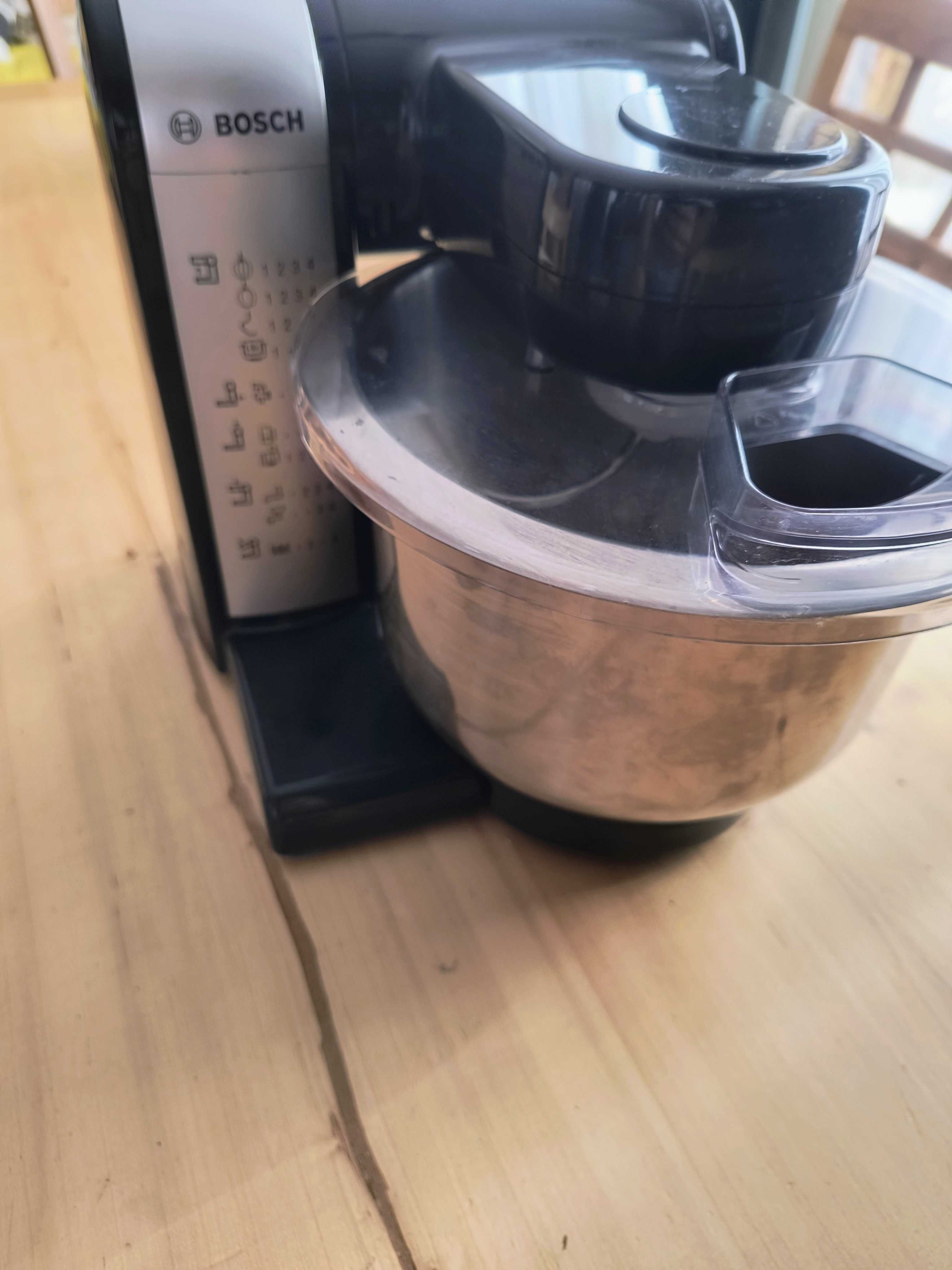 Bosch MUM48A1 + аксесоари MUZ4ZT1 и MUZ4MX2 - Компактен кухненски уред
