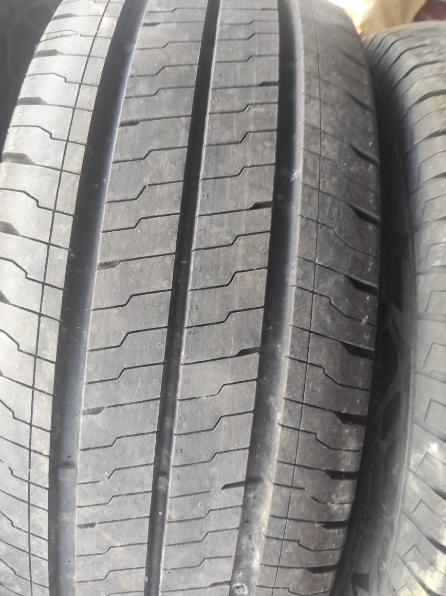 235/65/16 Continental