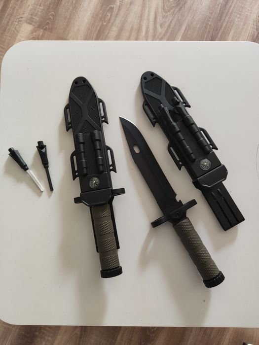 Cuțit vânătoare camping drumeții cu busola aprinzător și ascuțitor