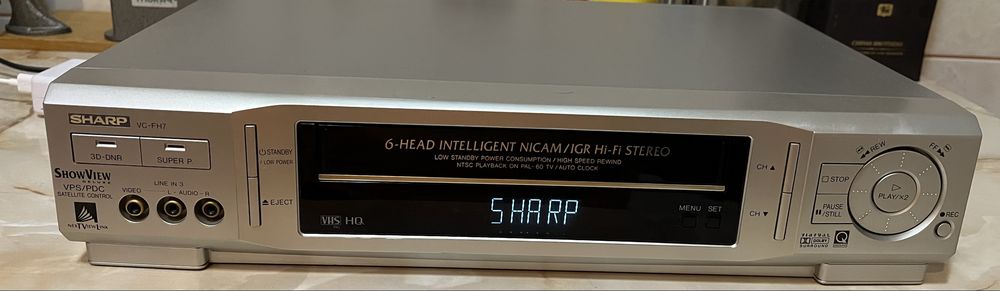 Videorecorder de top Sharp VC-FH7 pentru vizionat filme