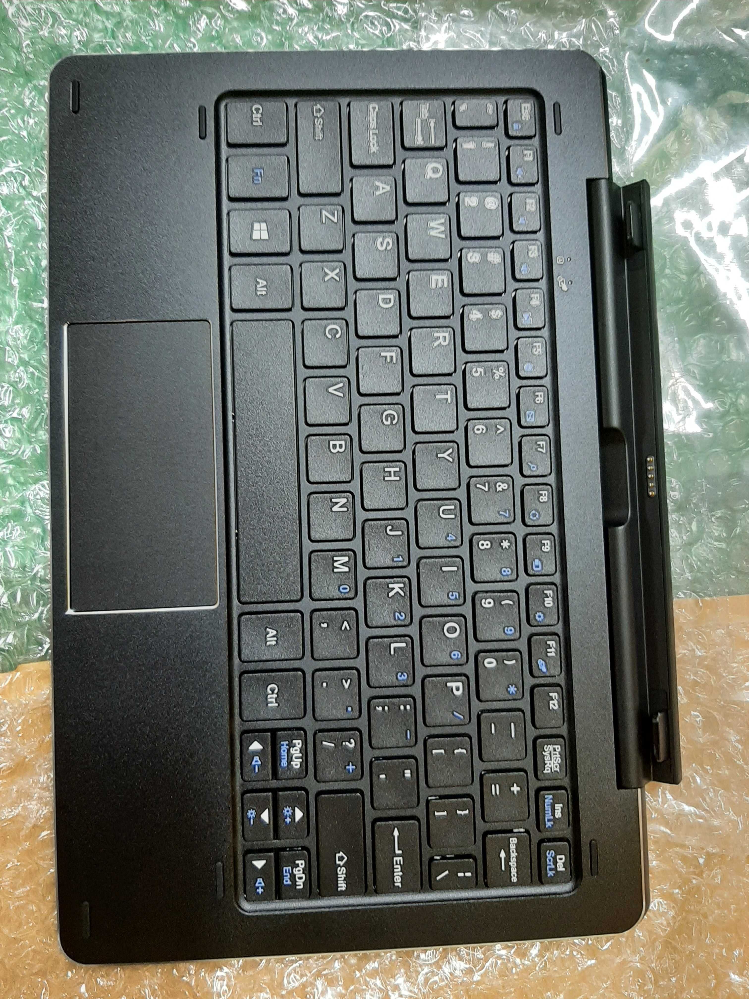 Tastatura pentru tableta Kruger&Matz KM1086, husa pt tableta KM1072