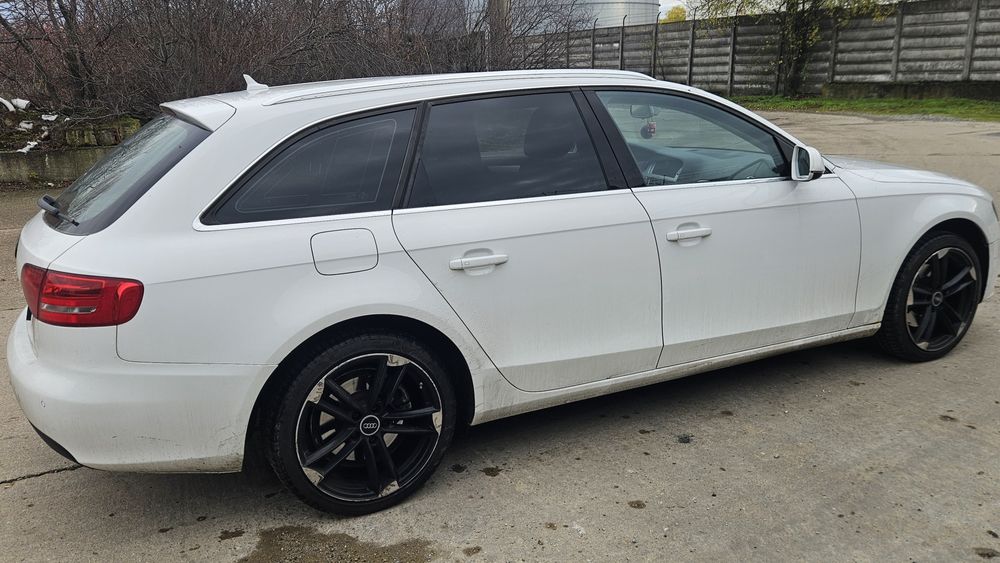Audi A4 B8 2.0 TDI S-LINE