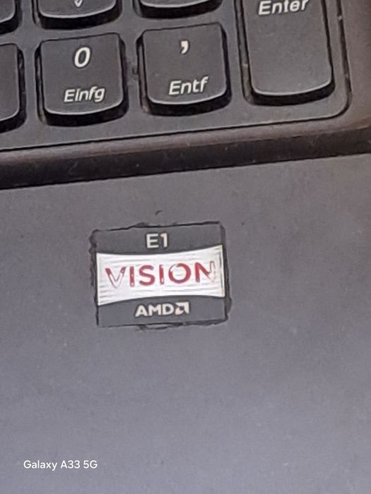 Продавам лаптоп Lenovo