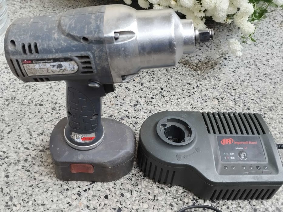 Акумулаторен ударен гайковерт Ingersoll Rand W360