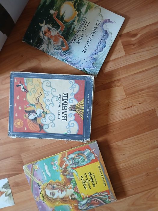 Vand carti povești