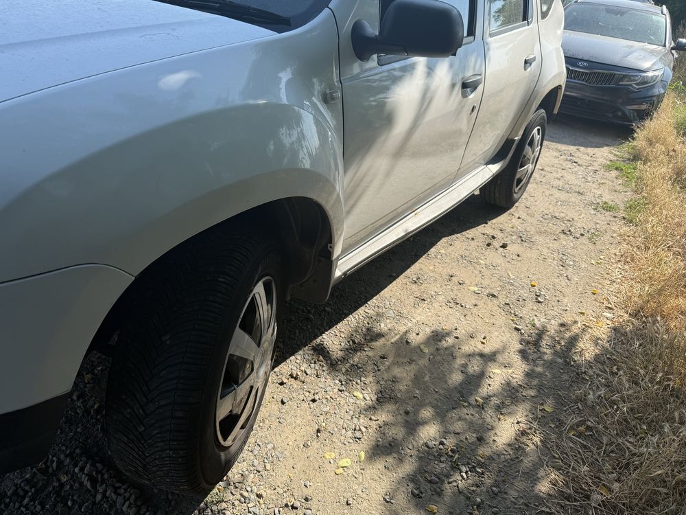 На части Dacia Duster 1.6