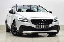 Volvo V40 D2/ 2.0 diesel/ Cross country/ LED/ Senzori/ Camera