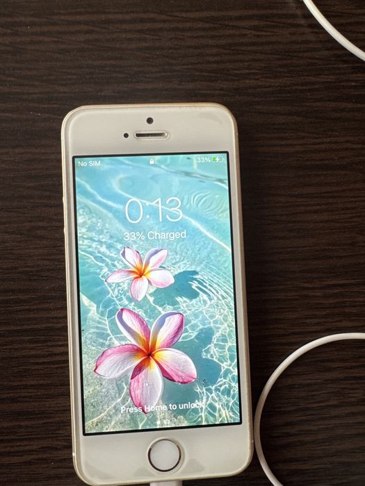 iPhone SE 32GB – Rose Gold + аксесоари