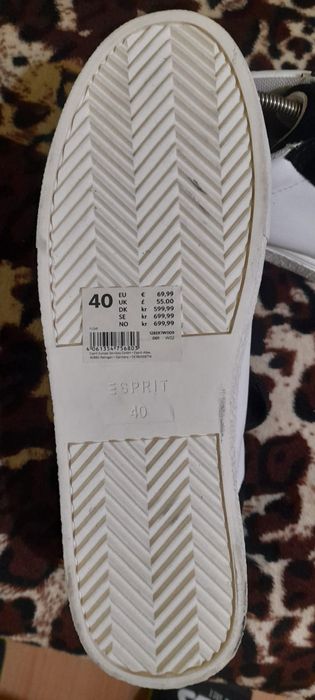 Vând urgent adidași esprint mărime 40