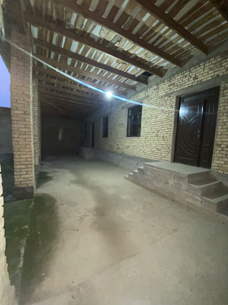 Zangota tumanida Toshkentdan 3 km uzoqlikda hovli joy sotiladi srochno