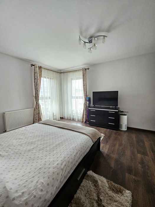 Vând apartament 3 camere, zona Doamna Stanca
