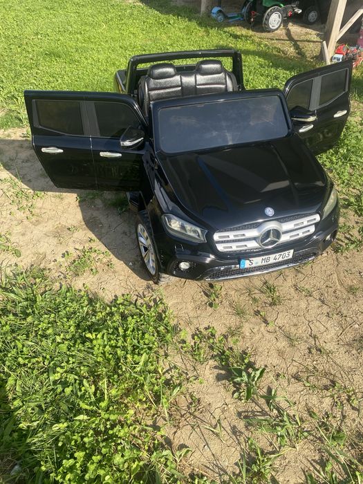 Двуместен акумулаторен джип