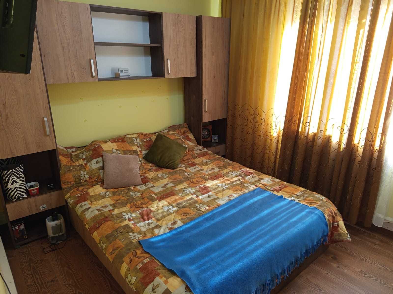 Apartament 2 camere, zonă centrală, decomandat, mobilat