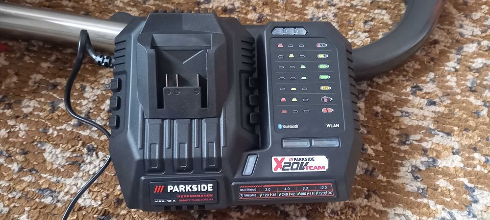 Акумулаторна батерия Parkside 20V/12A Smart battery charger