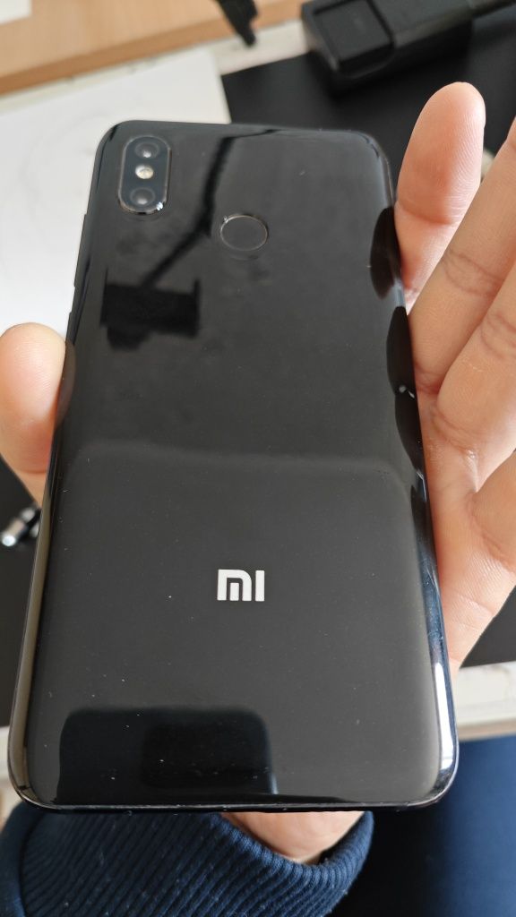 Продам Xiaomi mi 8