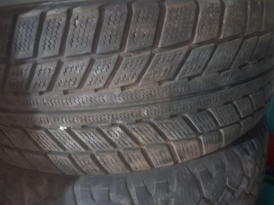 зимние шины 215/60/R16 2шт