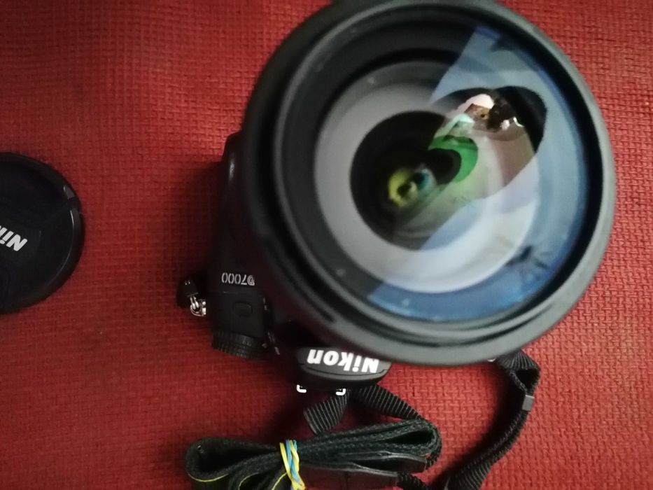 Nikon D7000 + obiectiv 18-105-Filmare FULL HD -Stare foarte buna+blitz