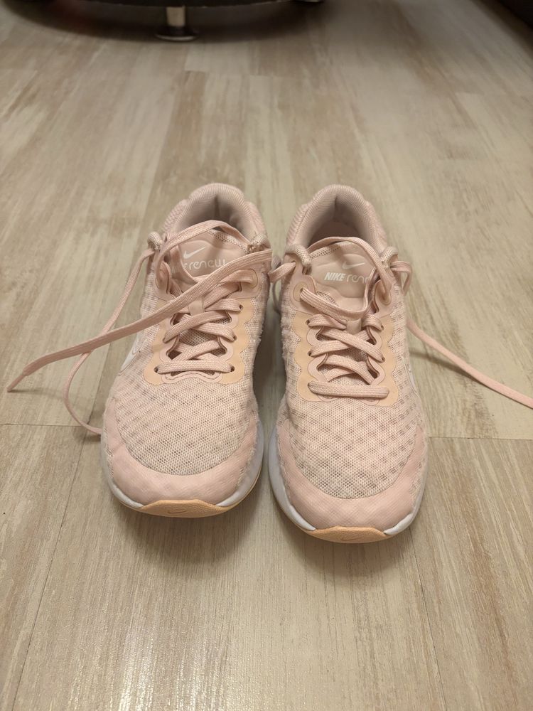 детски маратонки Nike renew