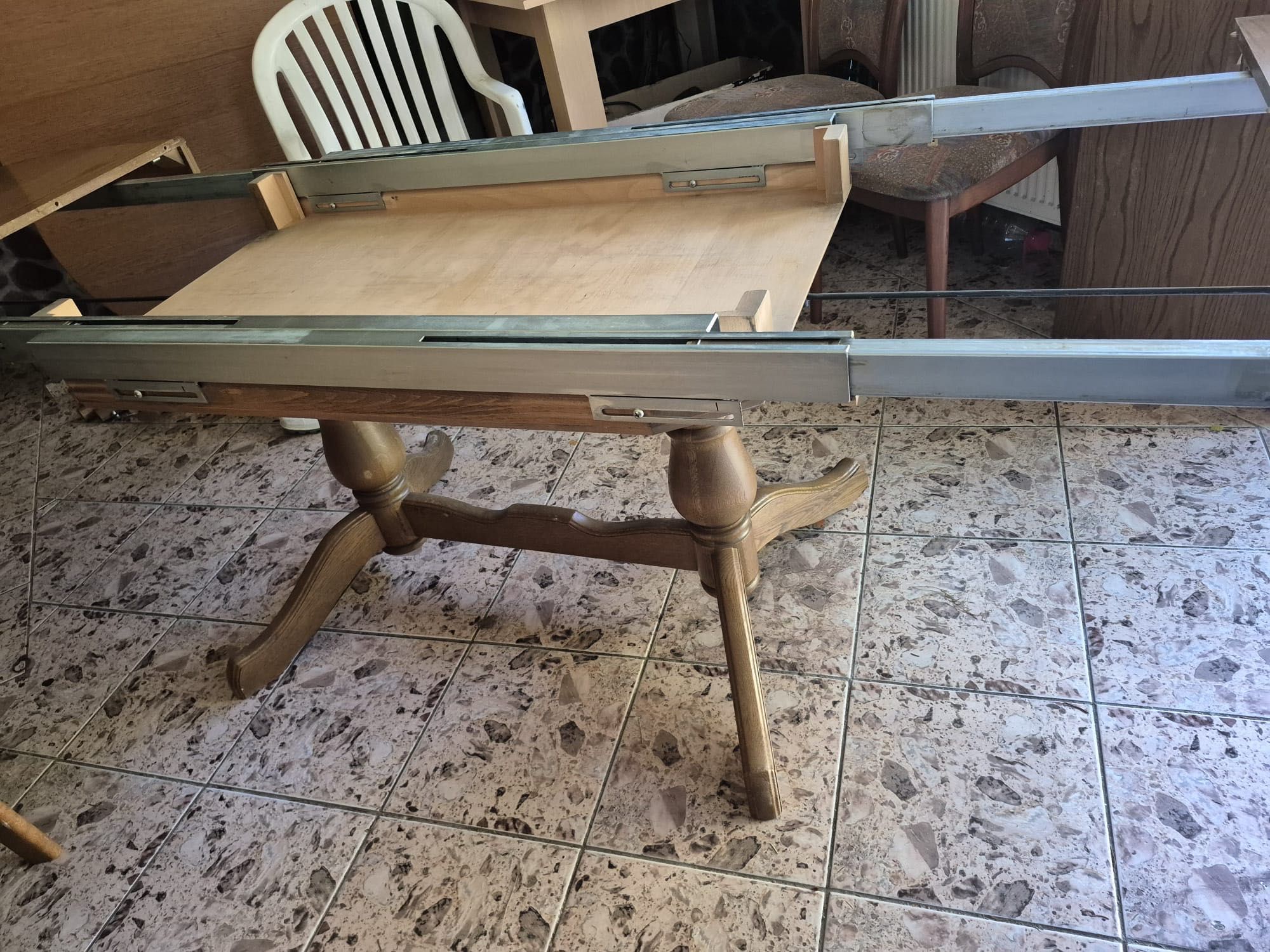 Masă din lemn masiv extensibilă până la 320cm