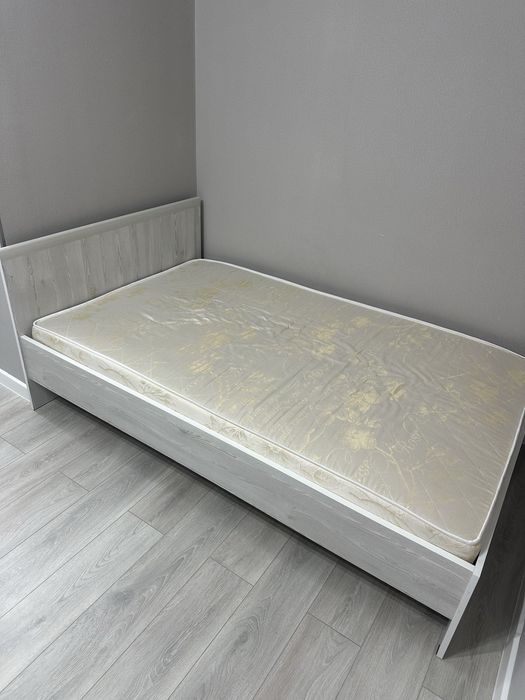 Кровать 120*200 с матрасом