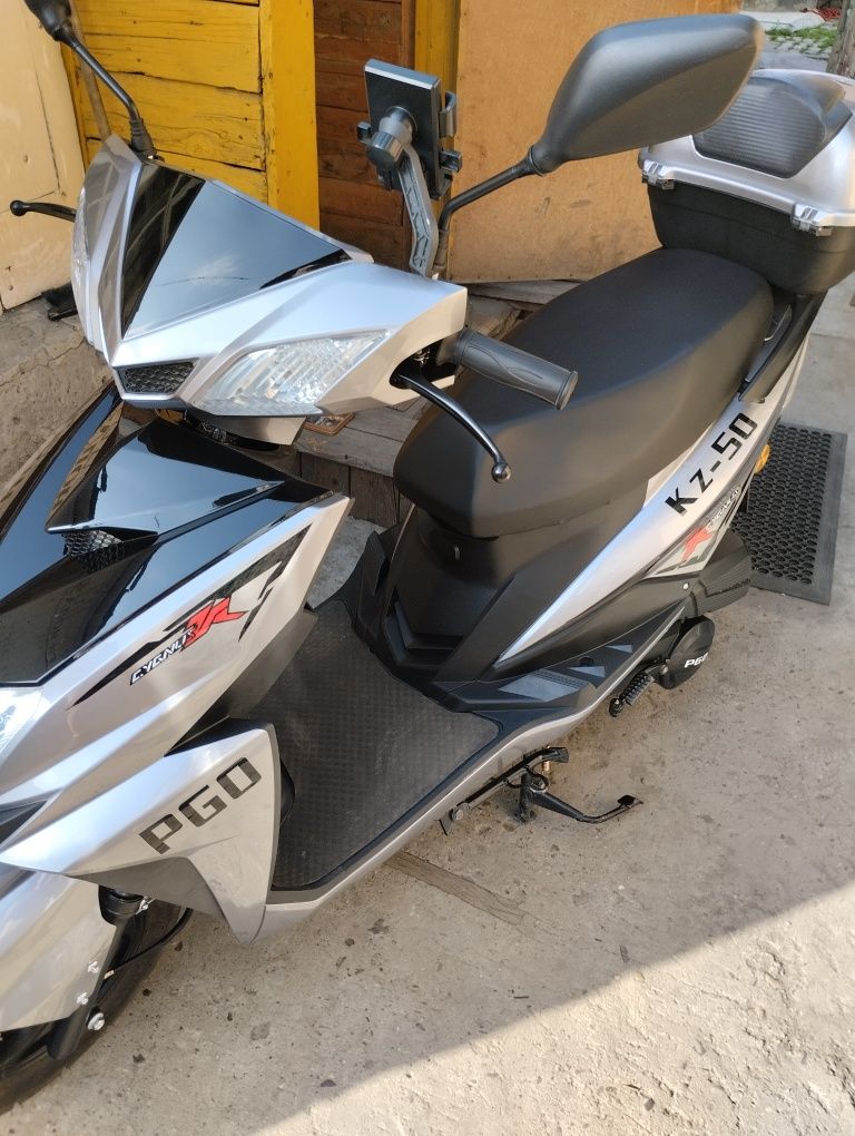 Продам скутер новый