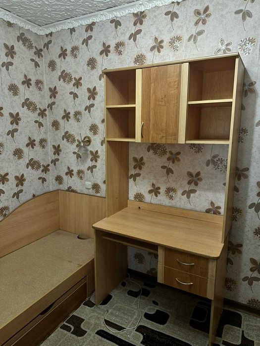 Продам спальный гарнитур подростковый.