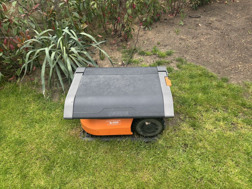 Продавам робот косачка Worx Landroid